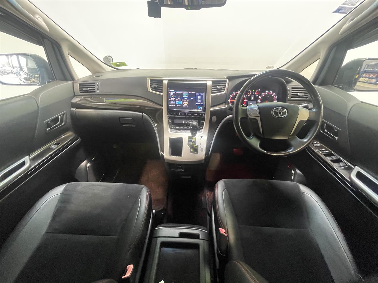 2013 Toyota Vellfire