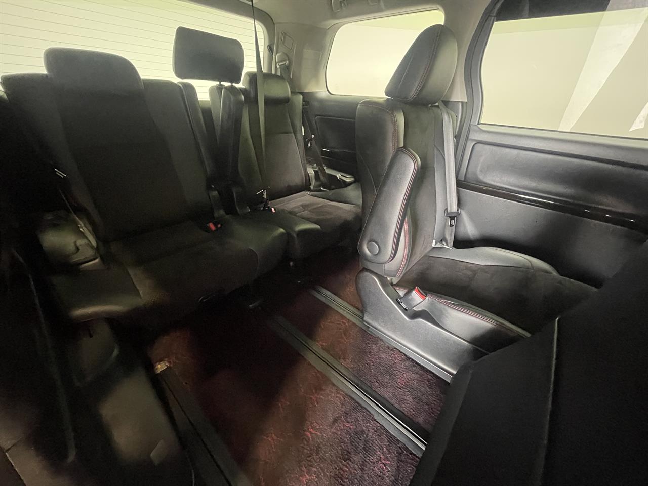 2013 Toyota Vellfire