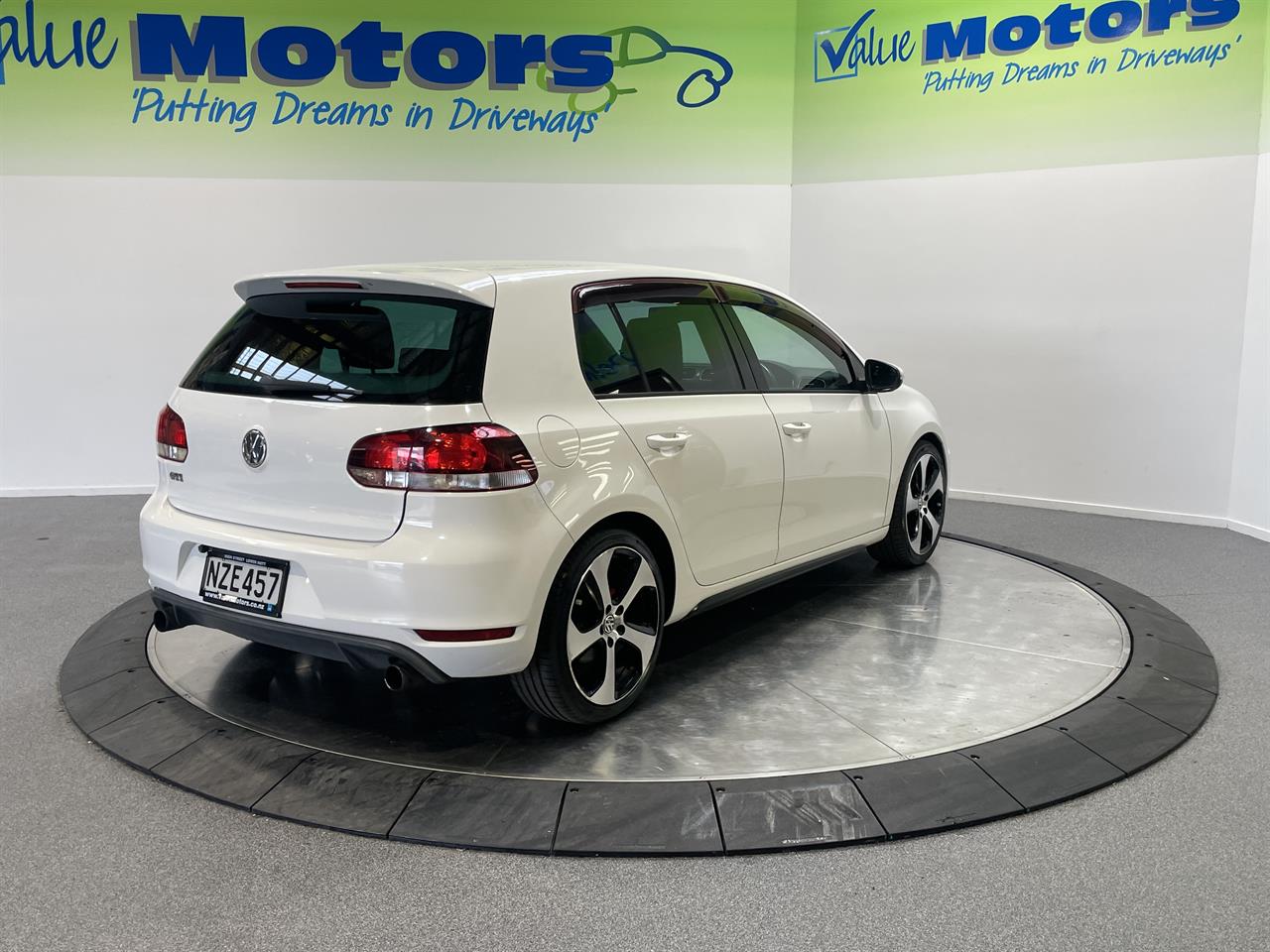 2011 Volkswagen GOLF