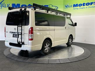 2022 Toyota hiace - Thumbnail