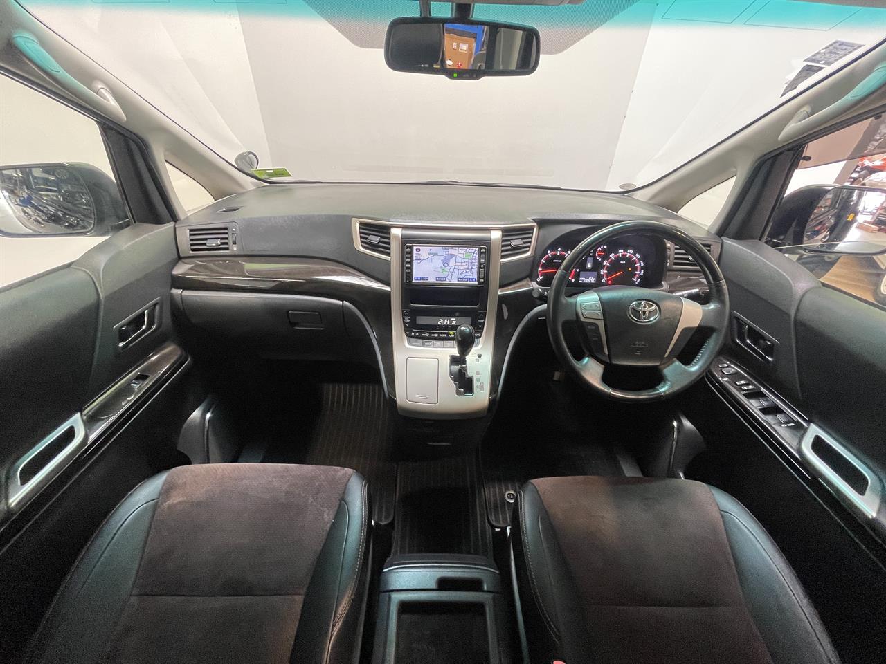 2013 Toyota ALPHARD