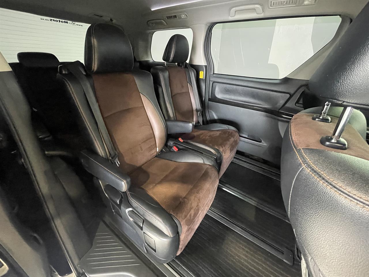 2013 Toyota ALPHARD