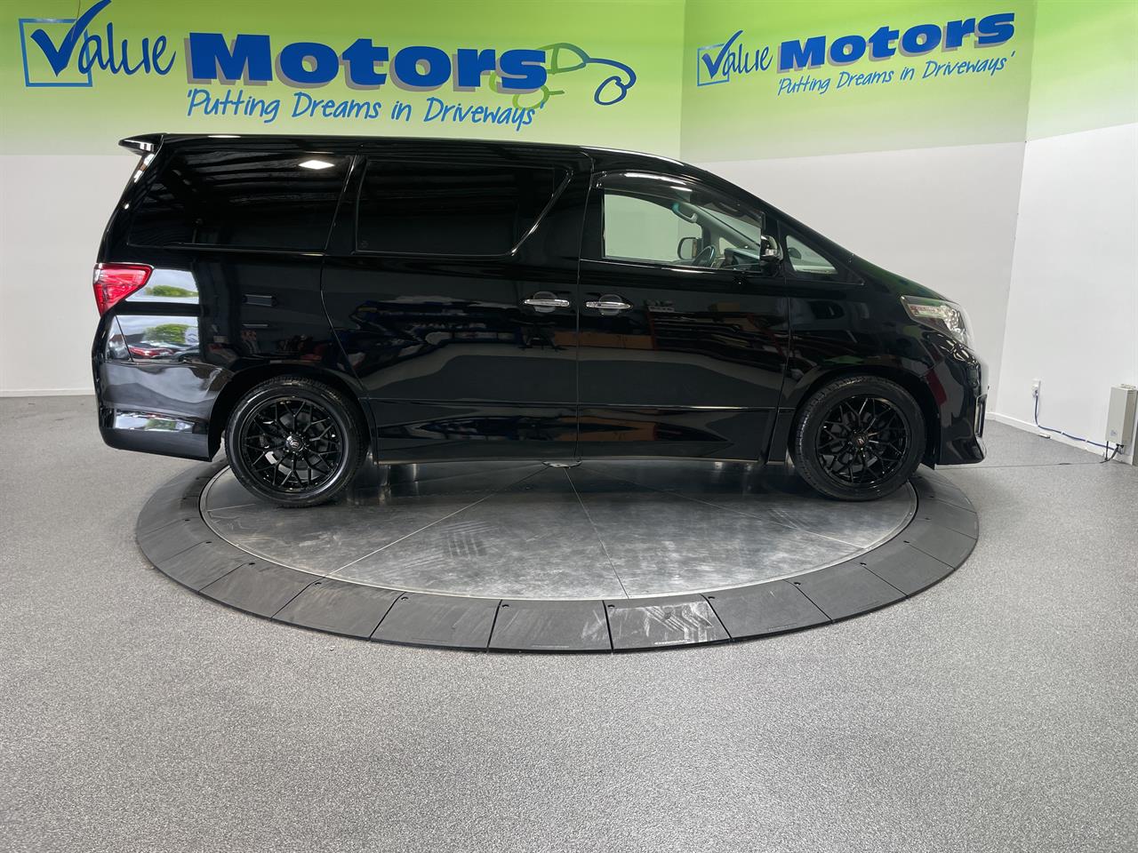 2013 Toyota ALPHARD