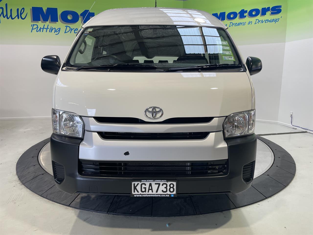 2016 Toyota hiace