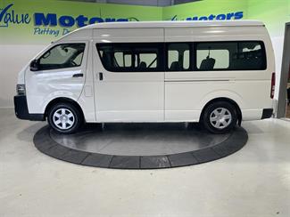 2016 Toyota hiace - Thumbnail