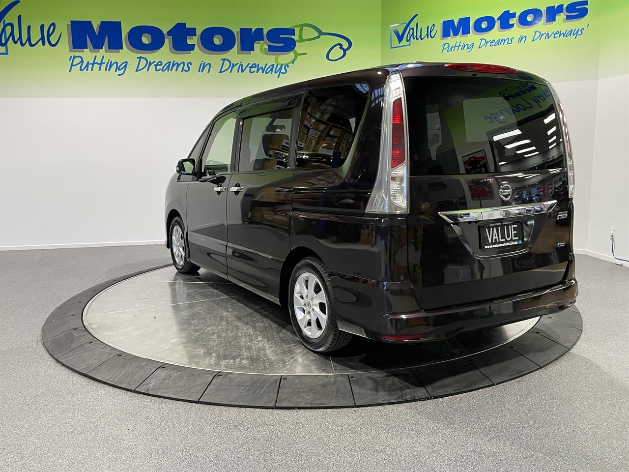 2012 Nissan SERENA