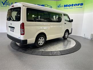 2020 Toyota hiace - Thumbnail