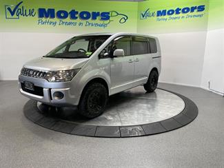 2015 Mitsubishi DELICA - Thumbnail