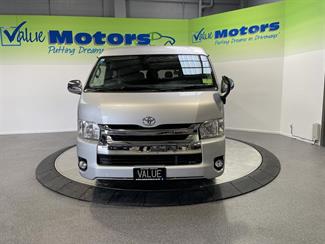 2016 Toyota hiace - Thumbnail