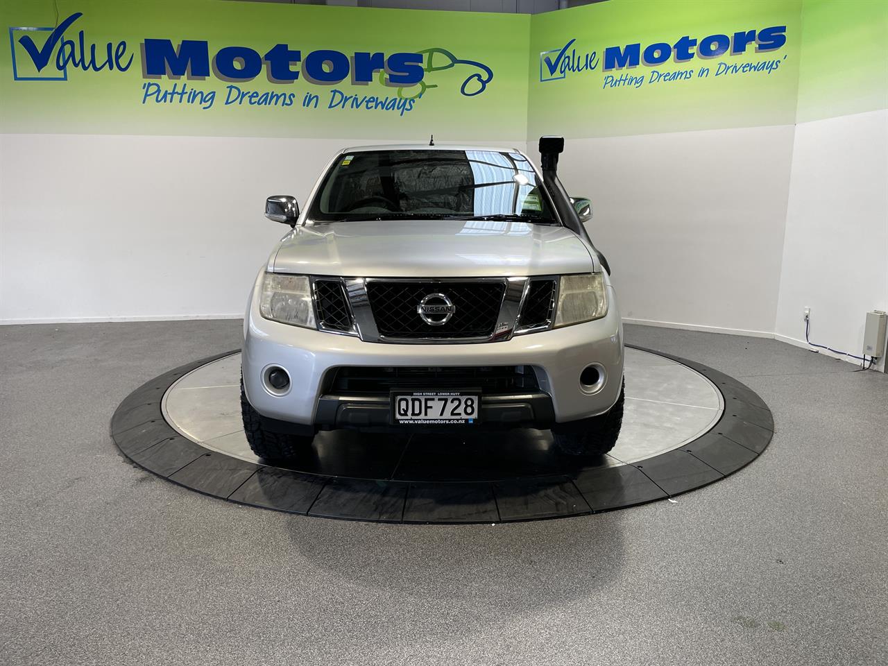 2011 Nissan NAVARA