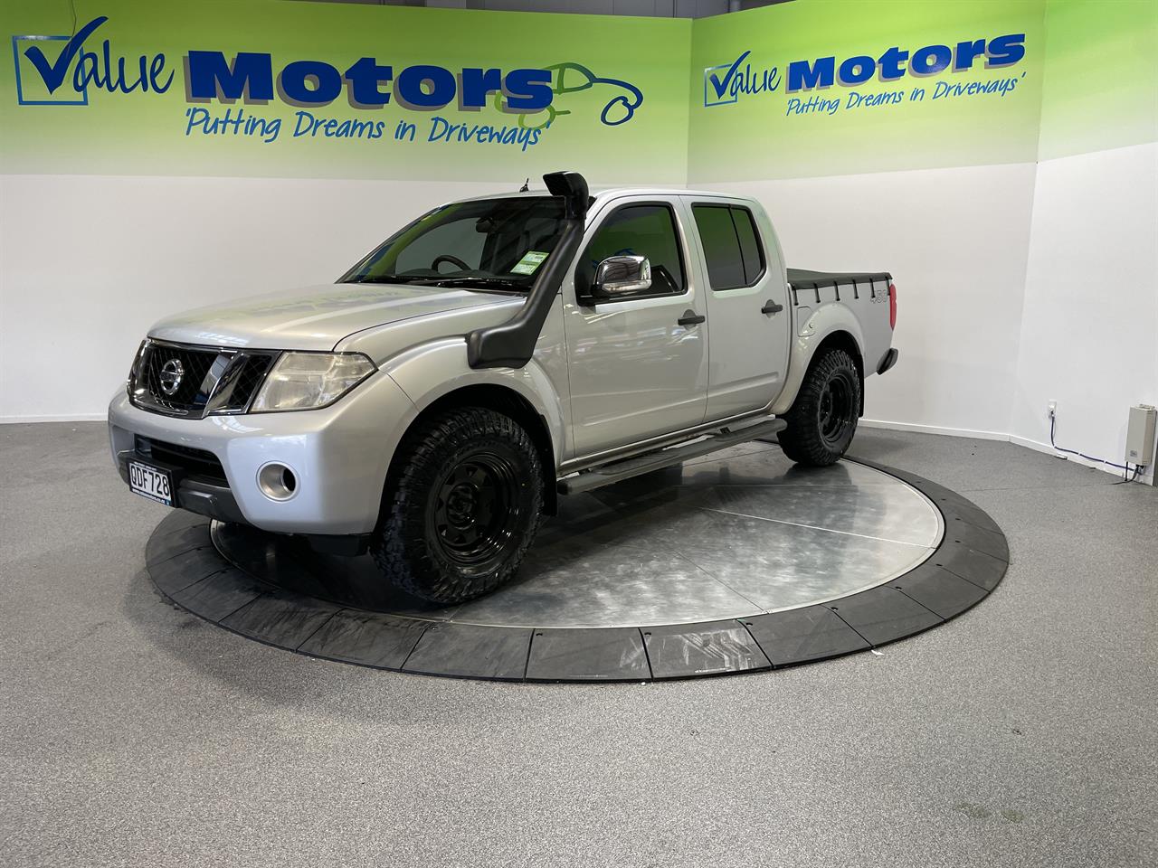 2011 Nissan NAVARA