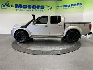 2011 Nissan NAVARA - Thumbnail