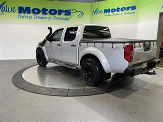 2011 Nissan NAVARA - Thumbnail