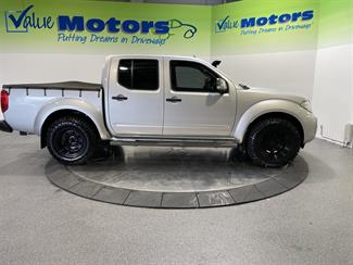 2011 Nissan NAVARA - Thumbnail