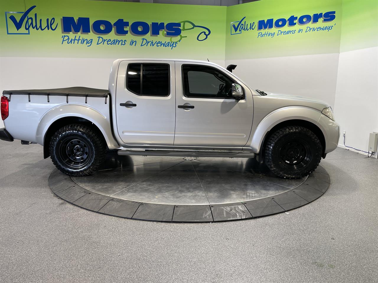 2011 Nissan NAVARA