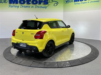 2021 Suzuki swift - Thumbnail