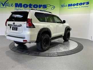 2018 Toyota LANDCRUISER - Thumbnail