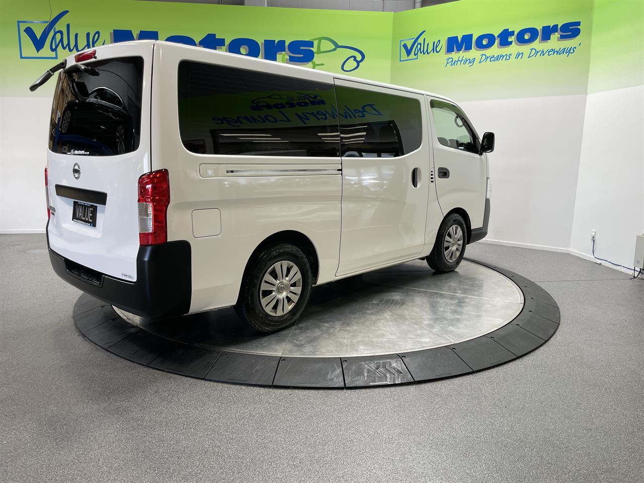 2019 Nissan NV350