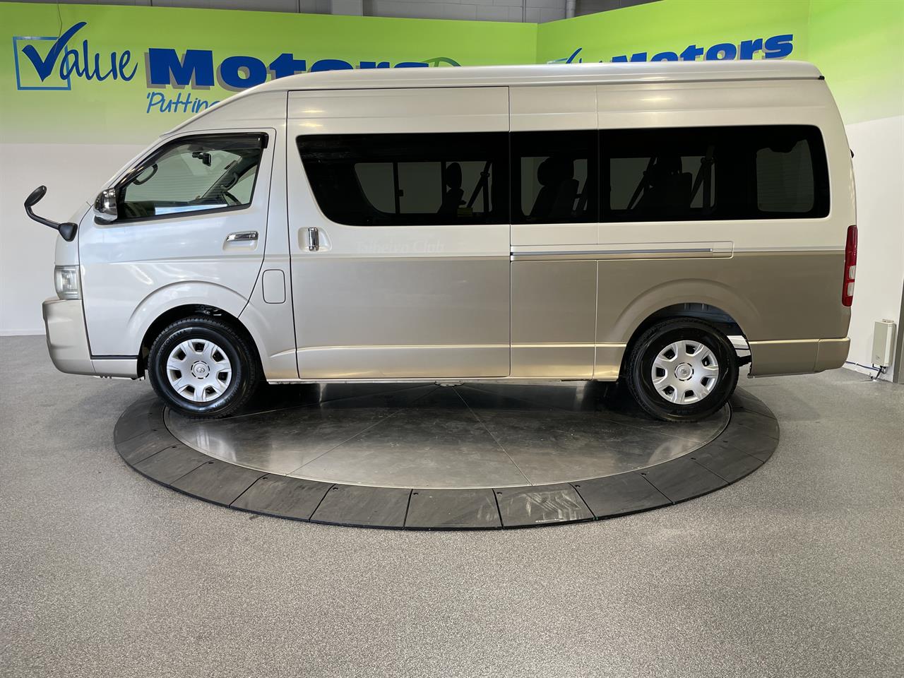 2008 Toyota hiace