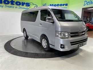 2011 Toyota hiace - Thumbnail