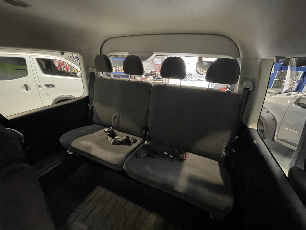 2011 Toyota hiace