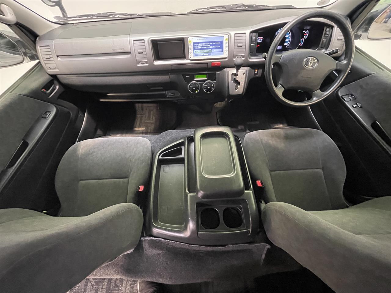 2011 Toyota hiace