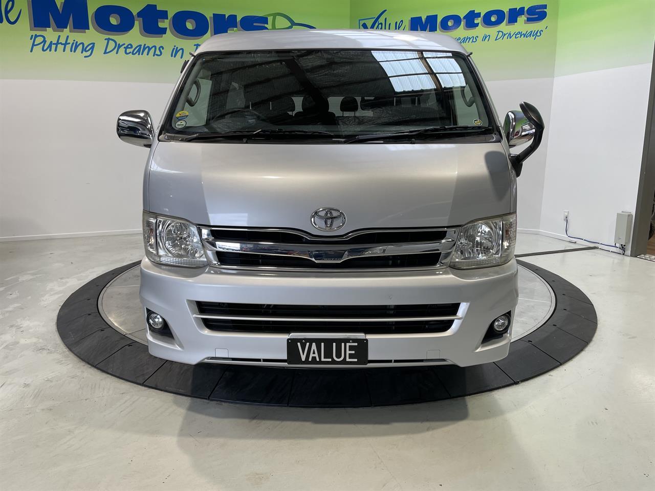 2011 Toyota hiace