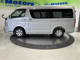 2011 Toyota hiace - Thumbnail