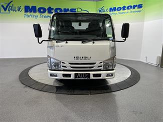 2015 Isuzu Elf - Thumbnail