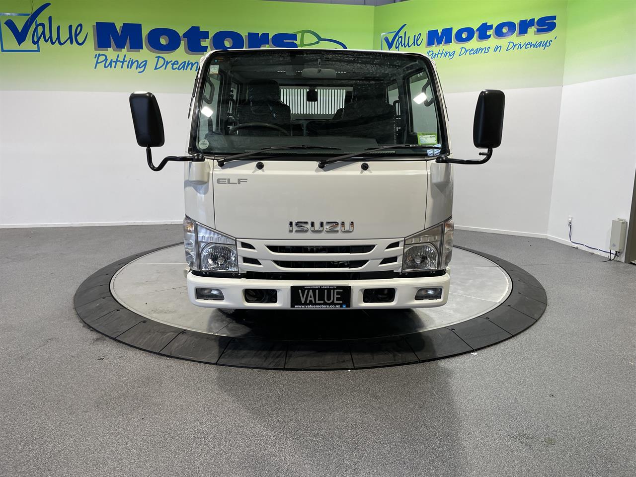 2015 Isuzu Elf