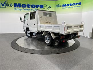 2015 Isuzu Elf - Thumbnail