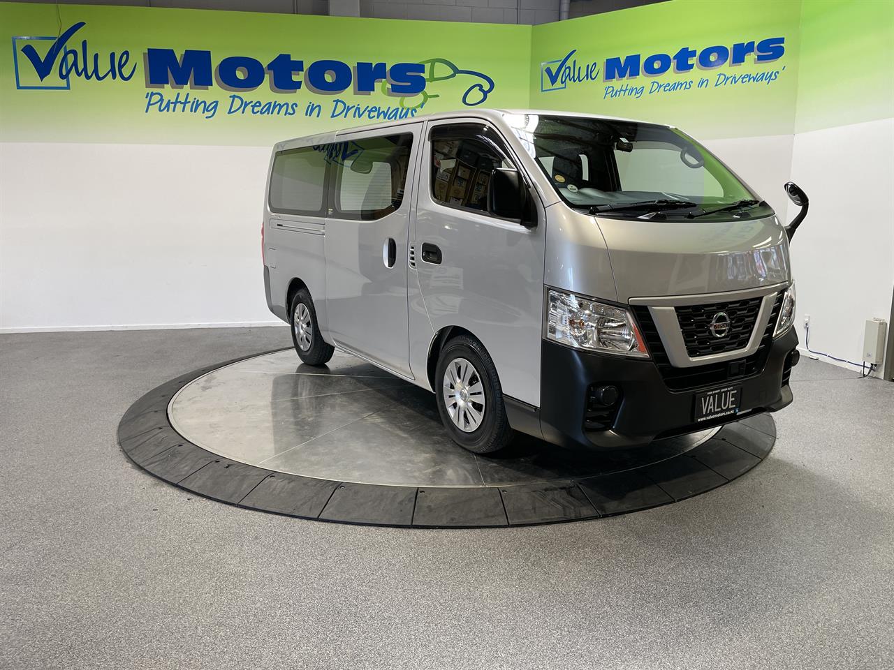 2019 Nissan NV350