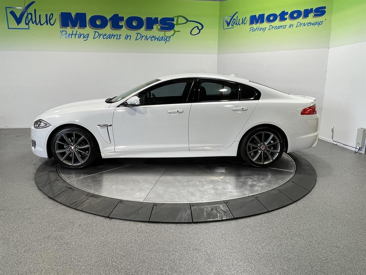 2015 Jaguar Xf