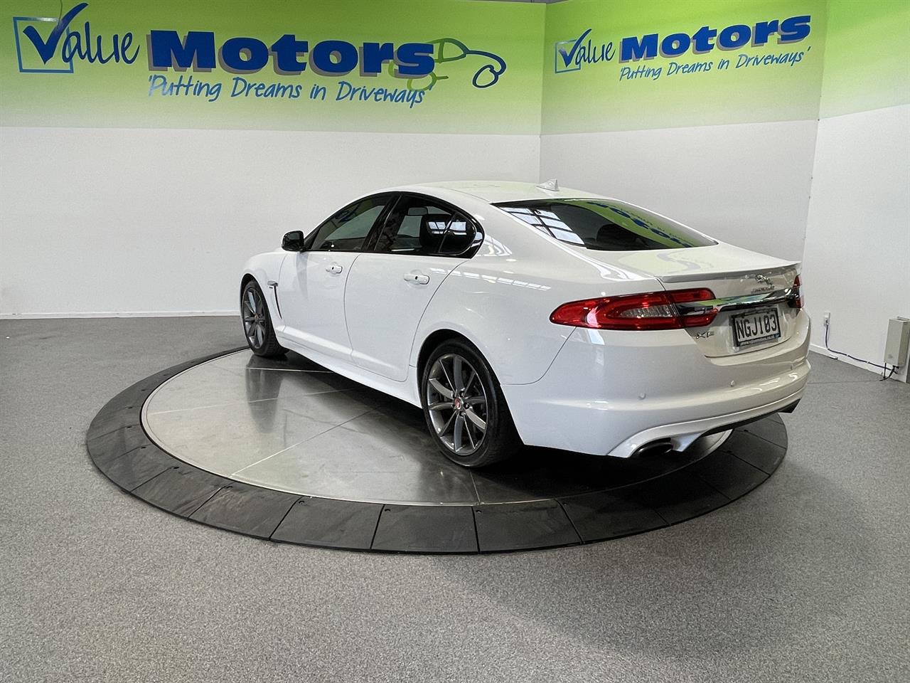 2015 Jaguar Xf