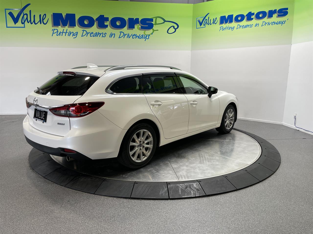 2013 Mazda atenza