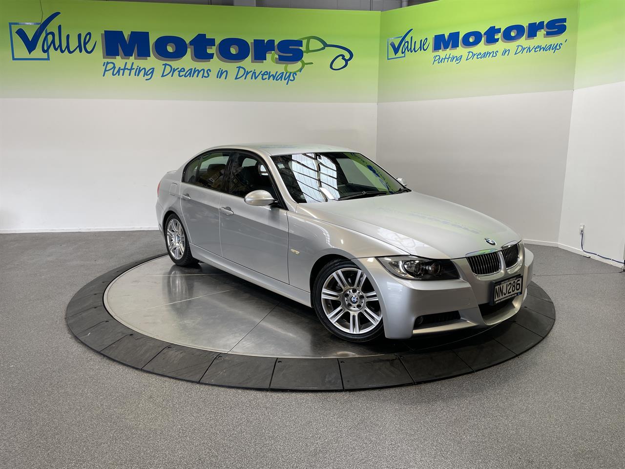 2008 BMW 323i