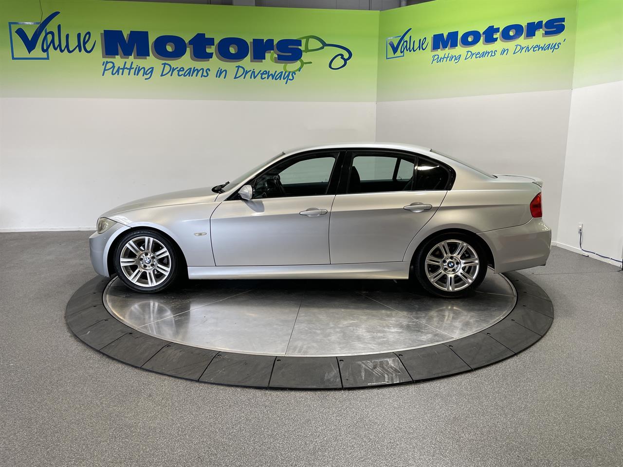 2008 BMW 323i