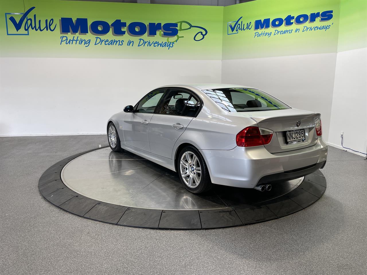 2008 BMW 323i