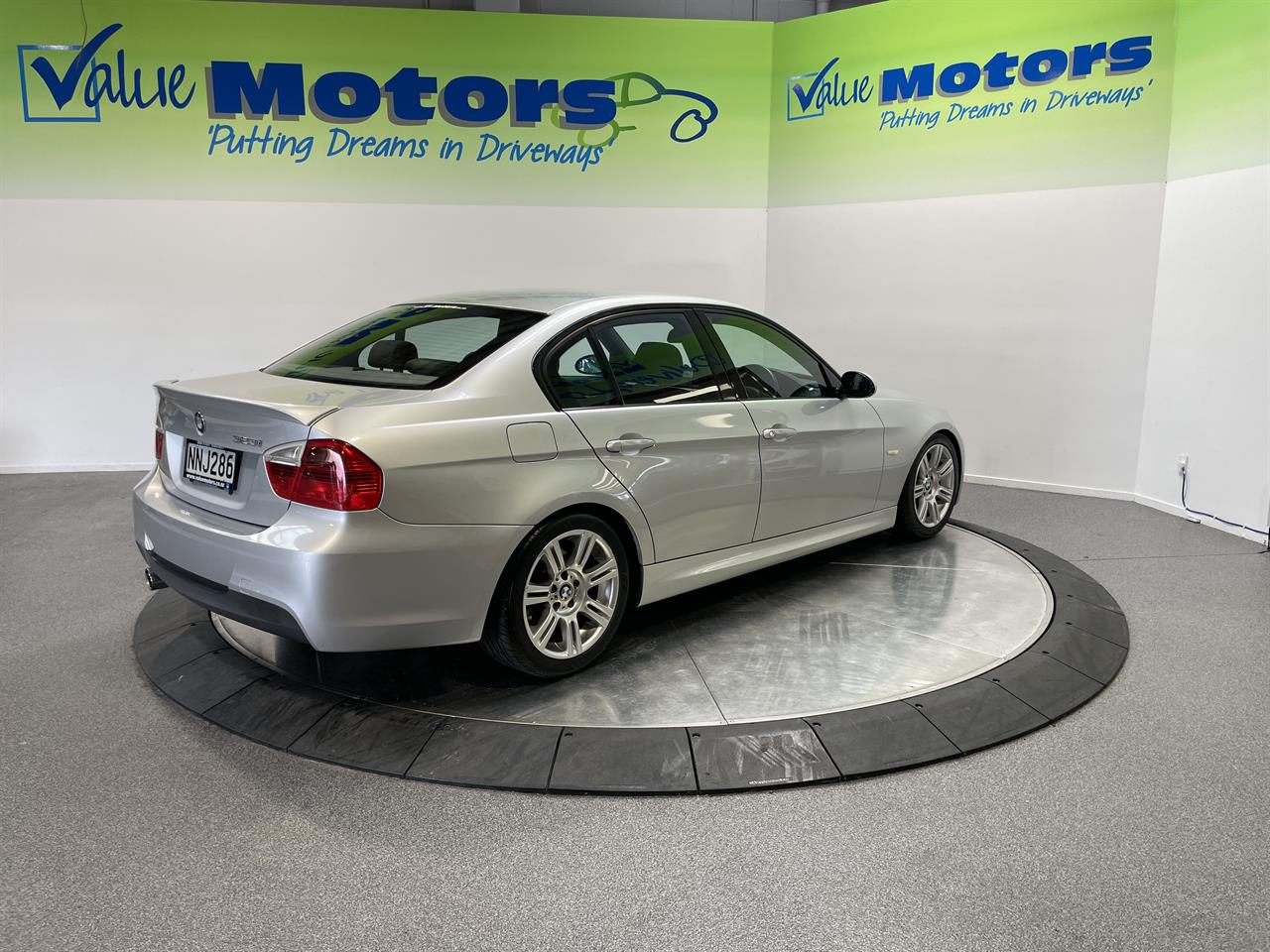 2008 BMW 323i