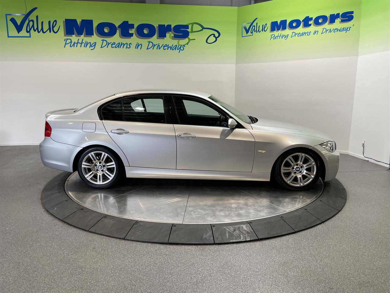 2008 BMW 323i