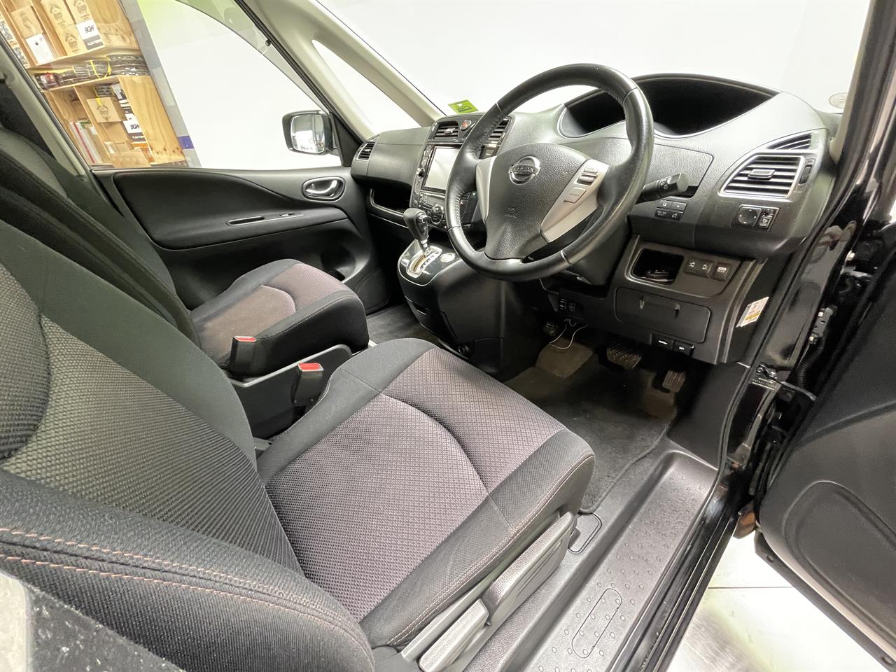 2013 Nissan SERENA