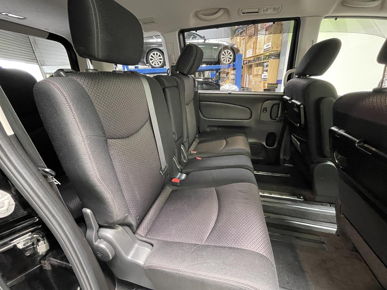 2013 Nissan SERENA