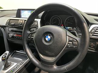 2013 BMW 320i - Thumbnail