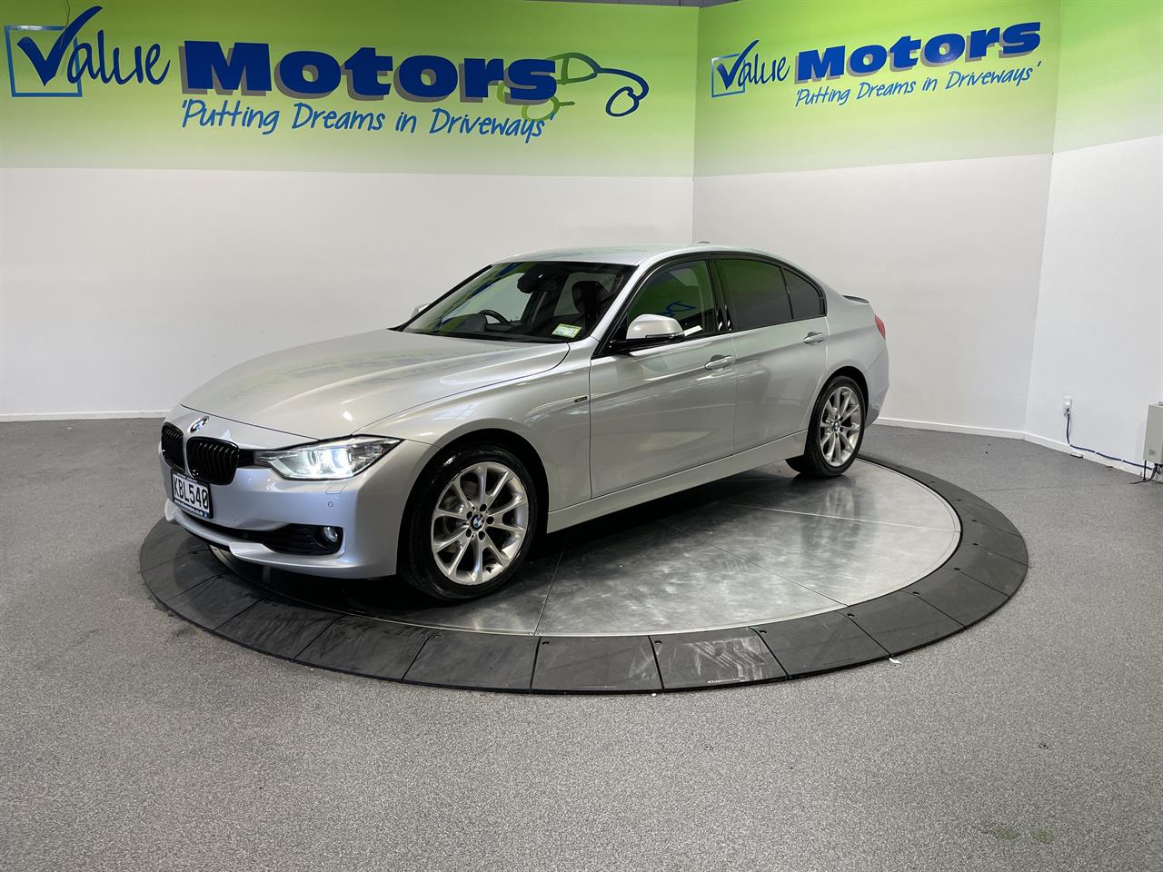 2013 BMW 320i