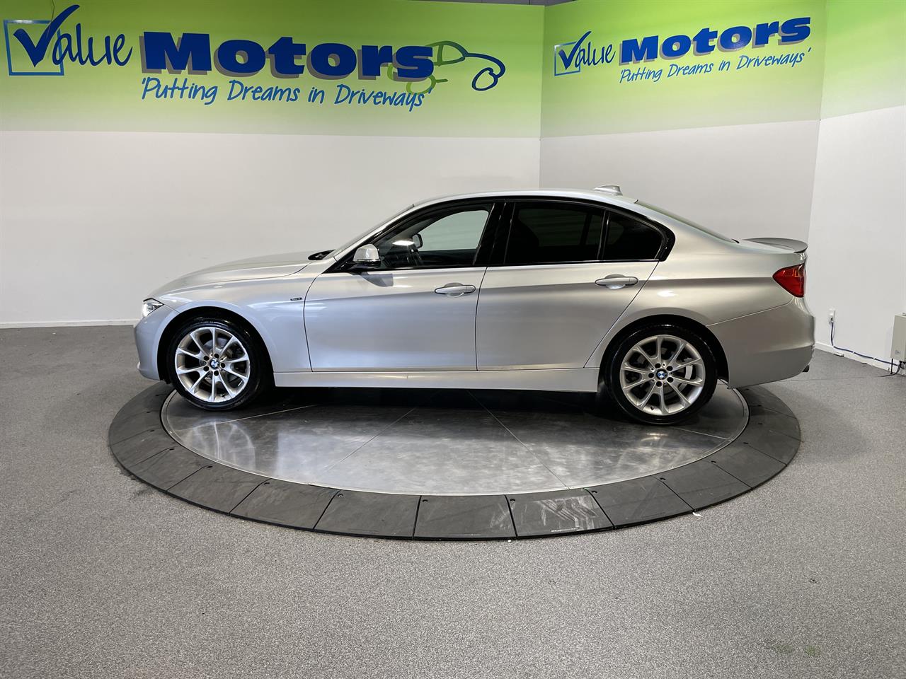 2013 BMW 320i