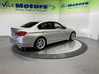 2013 BMW 320i - Thumbnail