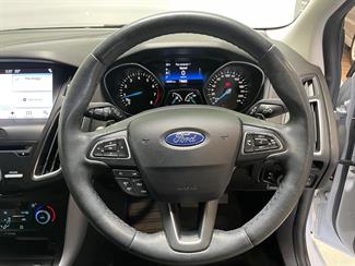 2017 Ford focus - Thumbnail