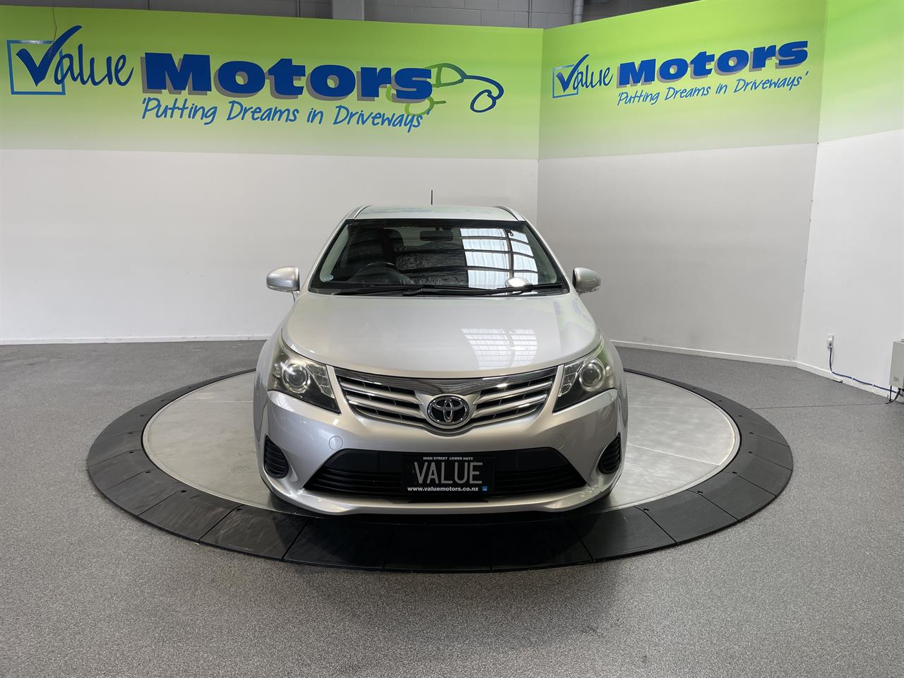 2013 Toyota avensis