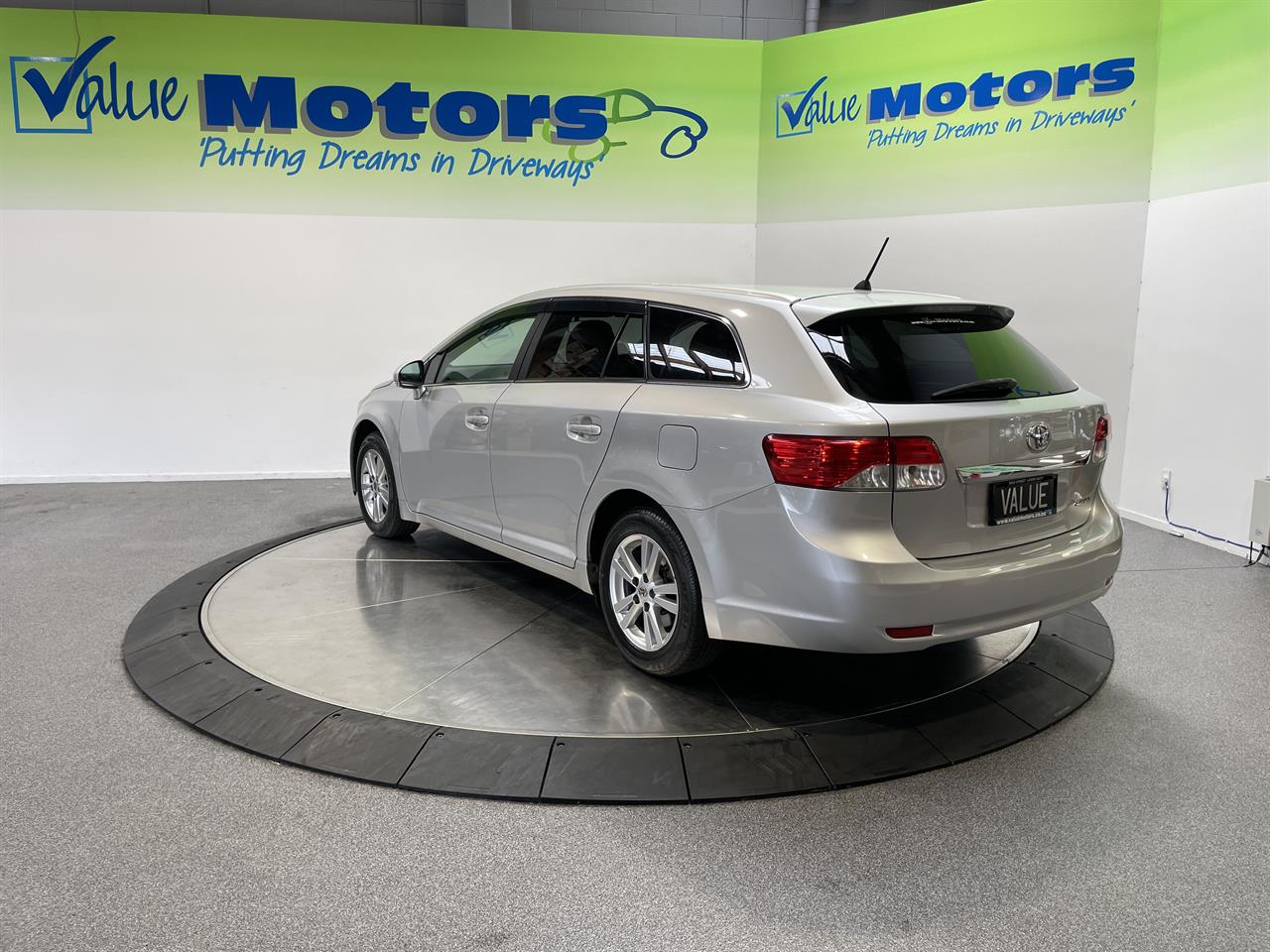 2013 Toyota avensis