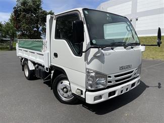 2015 Isuzu Elf - Thumbnail